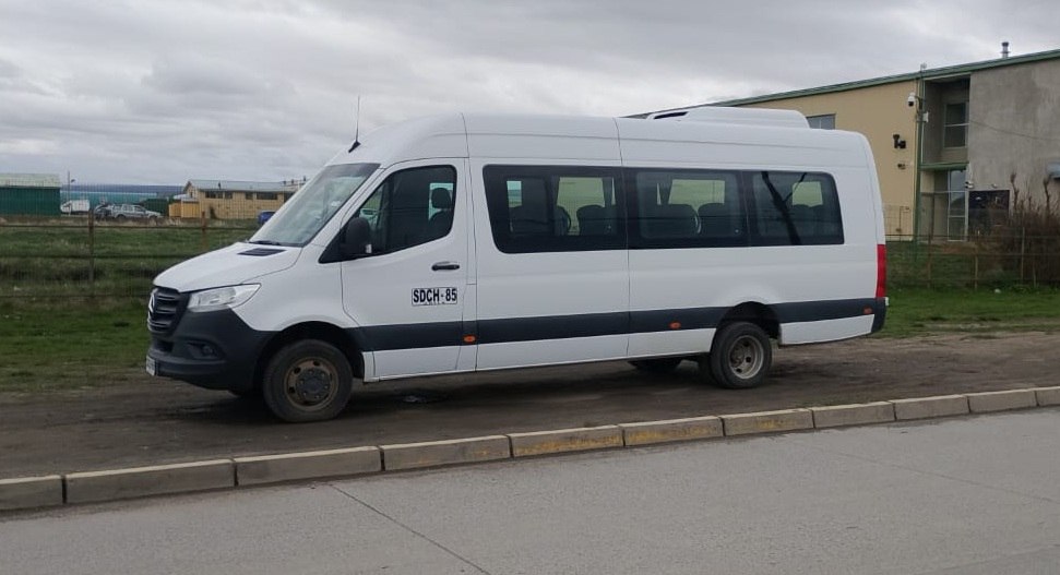 Bus blanco Mercedes-Benz Sprinter